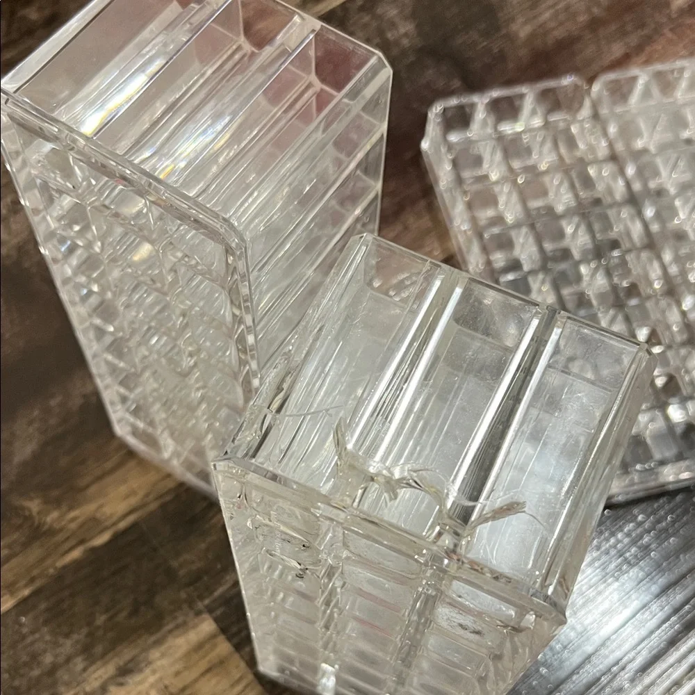 Lip product organizer